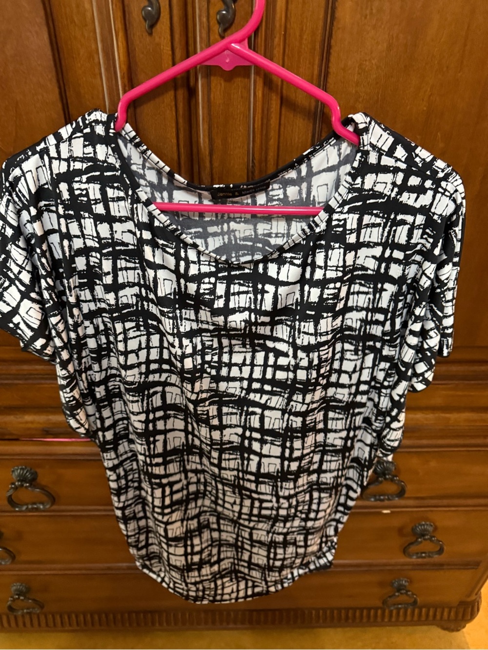 Black & White Grid-Print Short Sleeve Women's Blouse
